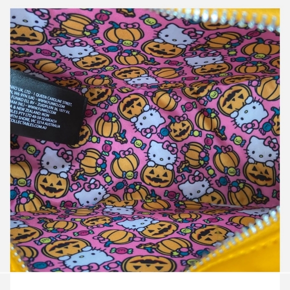 Loungefly HELLO KITTY Pumpkin bag - Picture 2 of 3